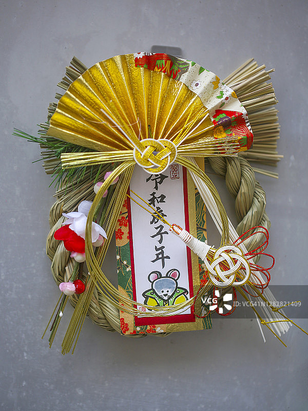 挂在门上的注连饰图片素材