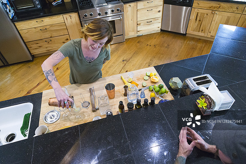 居家调酒师图片素材