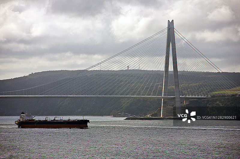 横跨博斯普鲁斯海峡图片素材