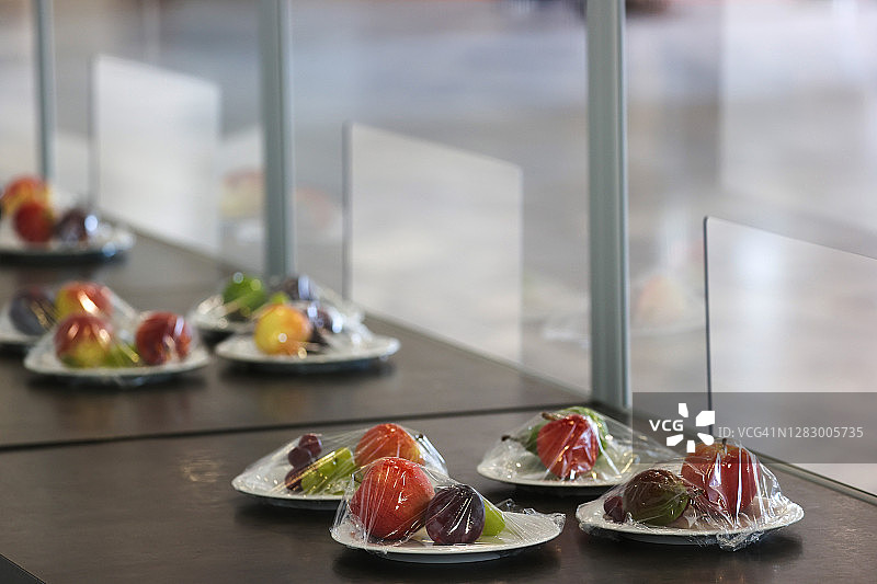 用塑料包裹的水果图片素材