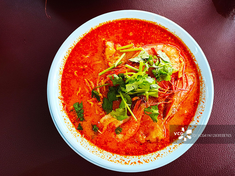 香辣鲜虾汤面图片素材