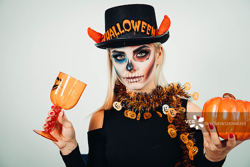 准备好参加万圣节派对图片素材