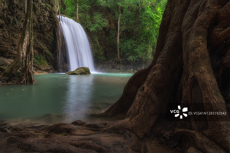 泰国最美丽的瀑布图片素材