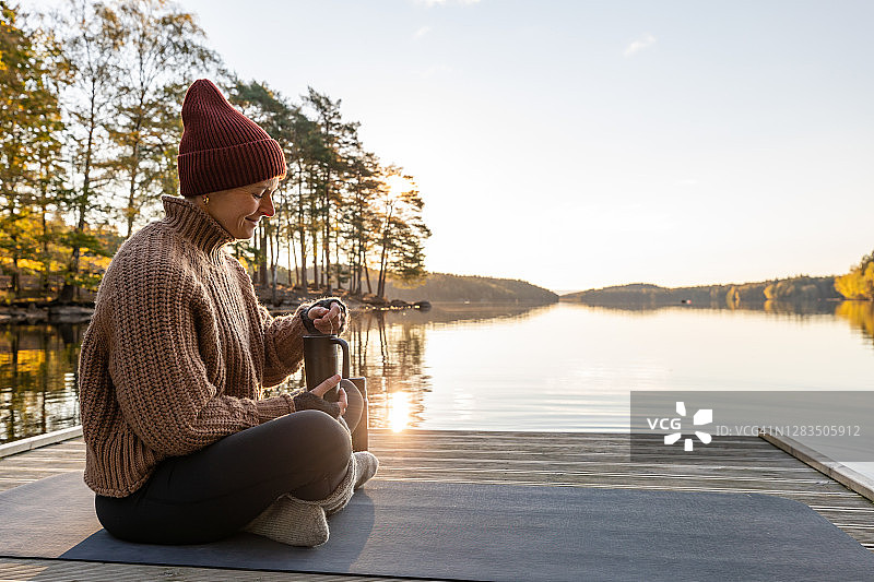 秋天的早晨图片素材