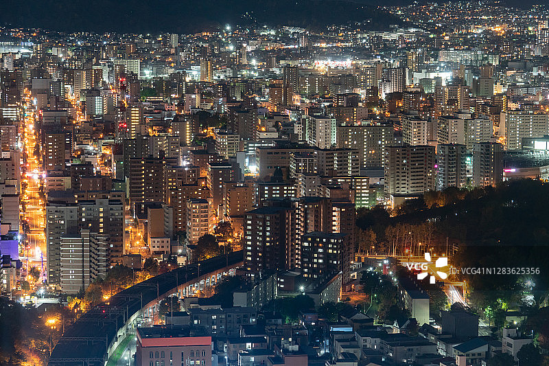 日本札幌市的璀璨城市建筑图片素材
