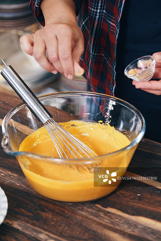 准备节日南瓜派图片素材