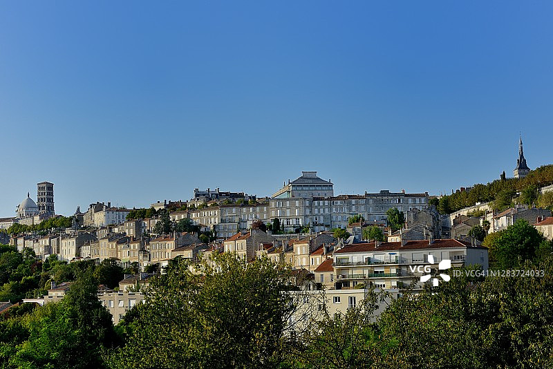 昂古莱姆南部城市景观图片素材