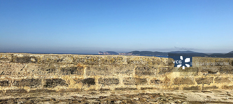 意大利撒丁岛阿尔盖罗的海滨堡垒图片素材