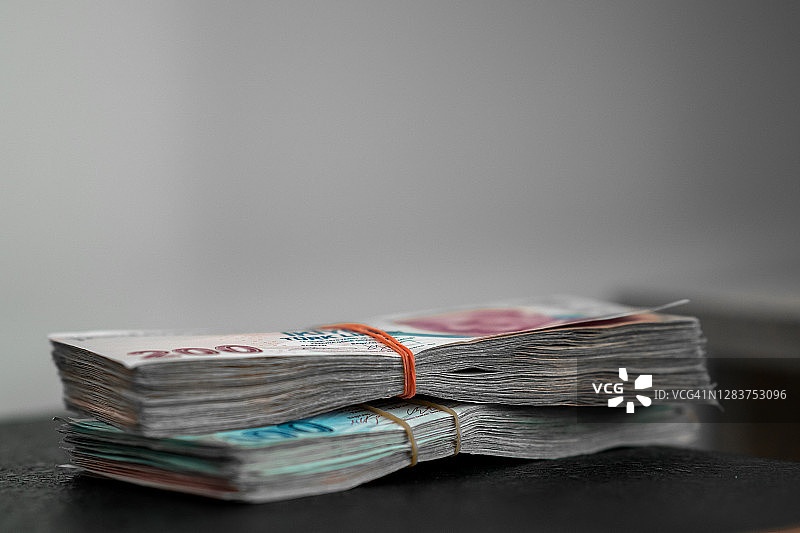 一叠土耳其货币特写图片素材