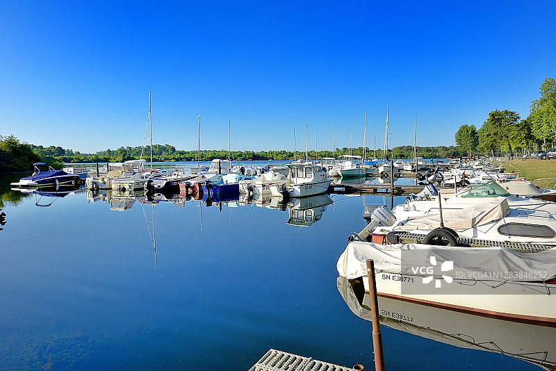比斯卡罗斯湖小港口图片素材