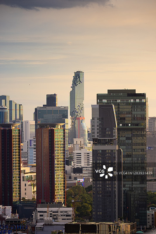 曼谷市摩天大楼，Mahanakhon大厦图片素材