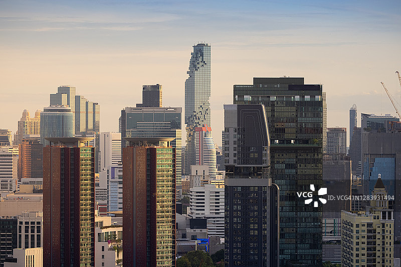 曼谷市摩天大楼，Mahanakhon大厦图片素材