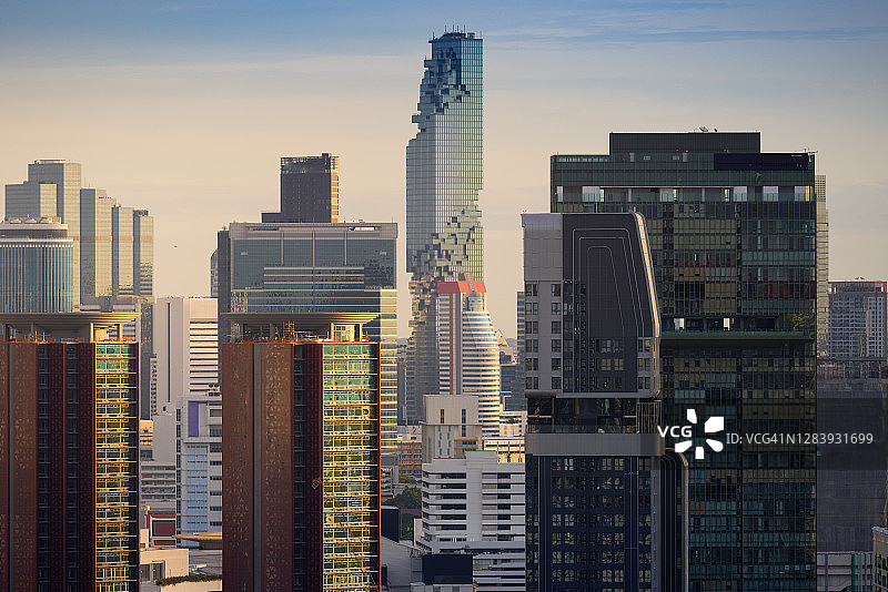 曼谷市摩天大楼，Mahanakhon大厦图片素材