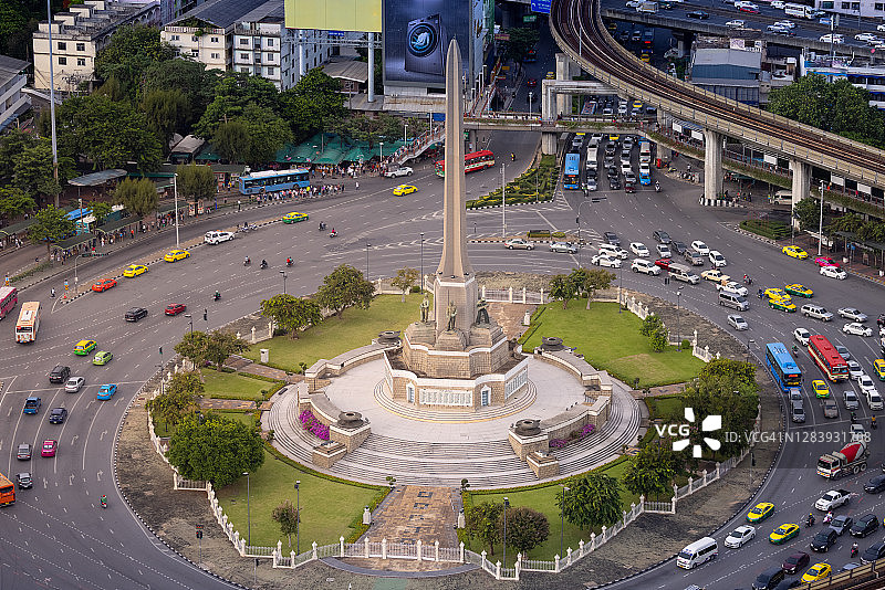 泰国曼谷胜利纪念碑周围的交通图片素材