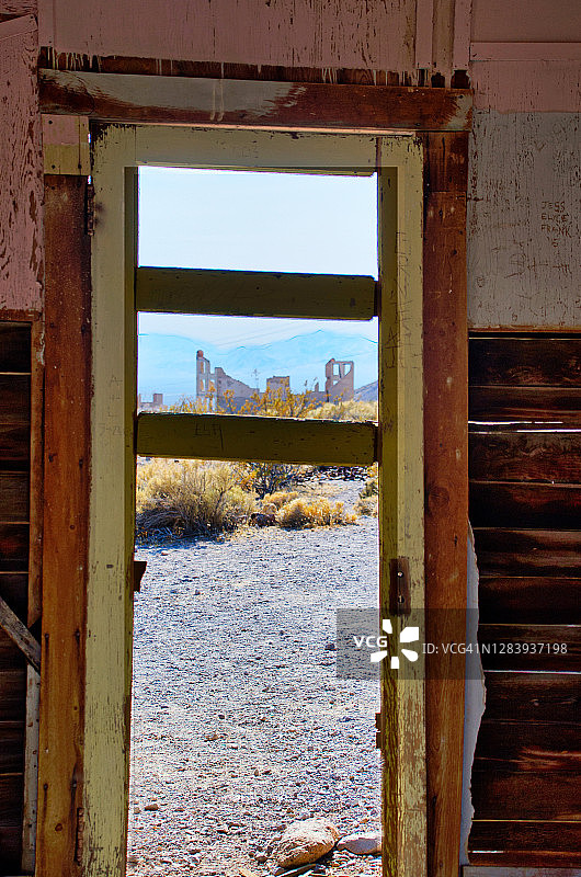风化的流纹岩鬼镇遗址图片素材