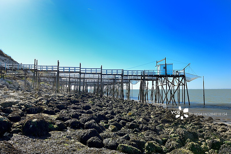 塔蒙特-滨海吉伦特，网捕渔业图片素材