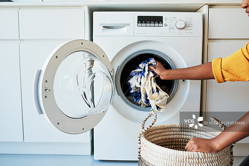 空的洗衣篮图片素材