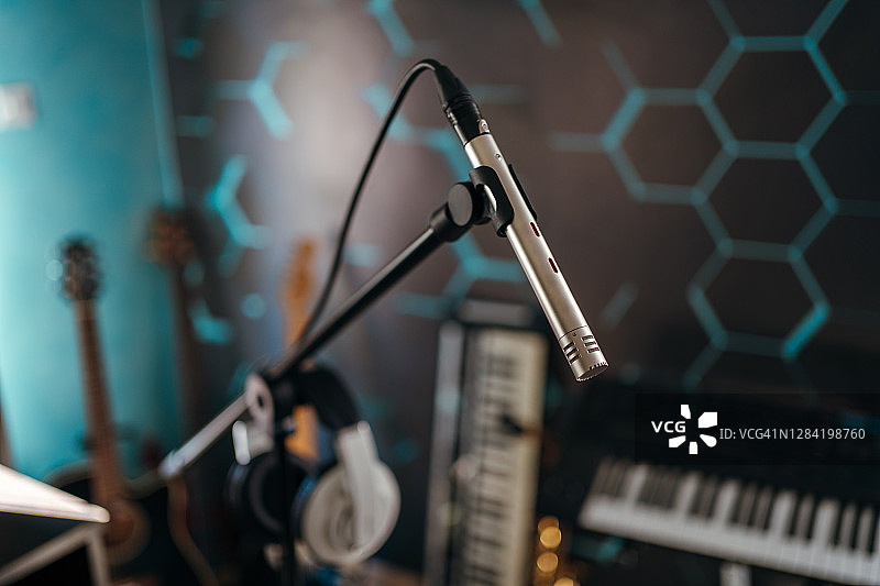录音室中的麦克风图片素材