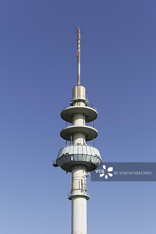 德国电信股份公司的通信塔、无线电塔、传输塔,位于德国北莱茵-威斯特法伦州杜伊斯堡图片素材