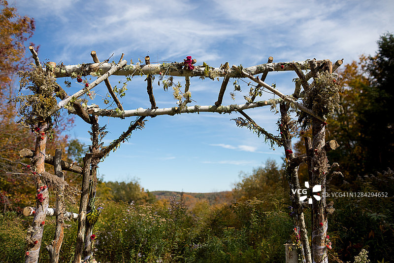 秋色乡村婚礼拱门图片素材