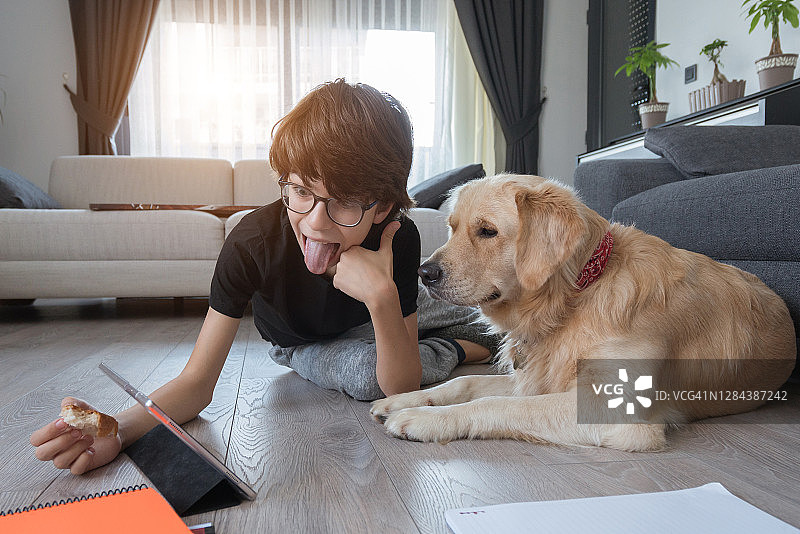 和朋友的最佳自拍图片素材