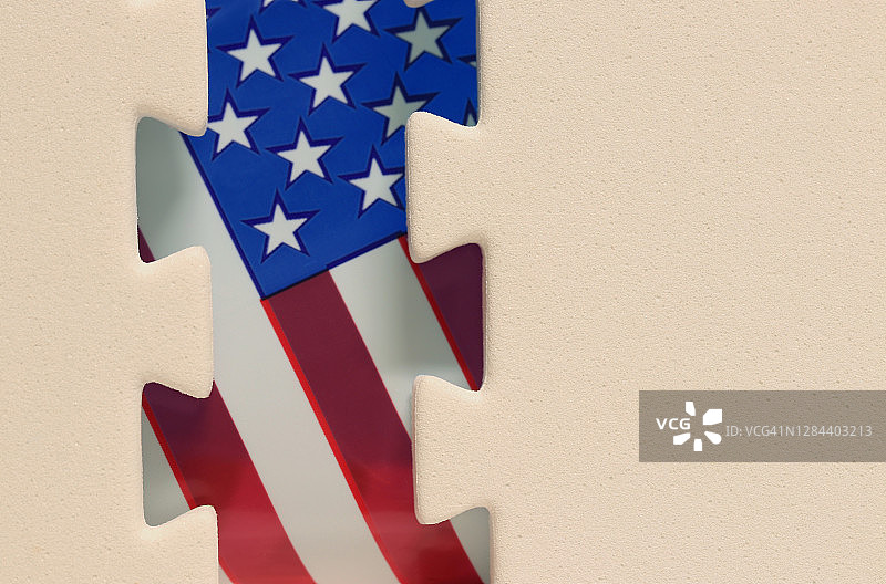 美国国旗与分离的拼图块特写图片素材