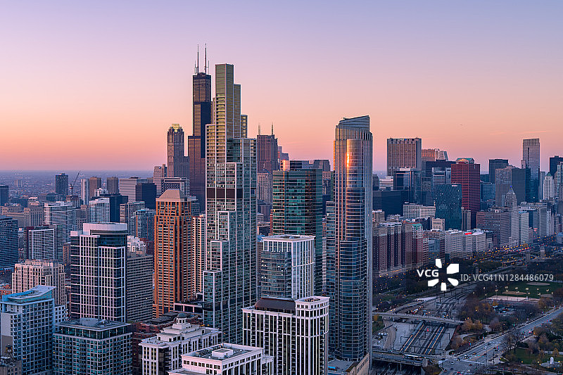 芝加哥南环城市黄昏航拍图片素材