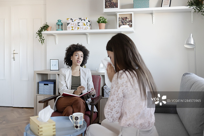 失败会带来伤害，但有了帮助就不必如此图片素材