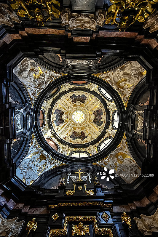 克拉科夫大教堂的星形几何穹顶图片素材