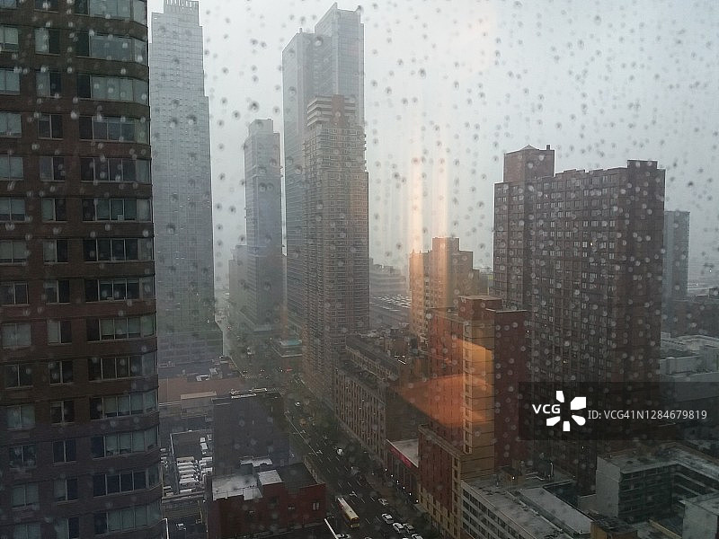 雨中的纽约城市景观图片素材