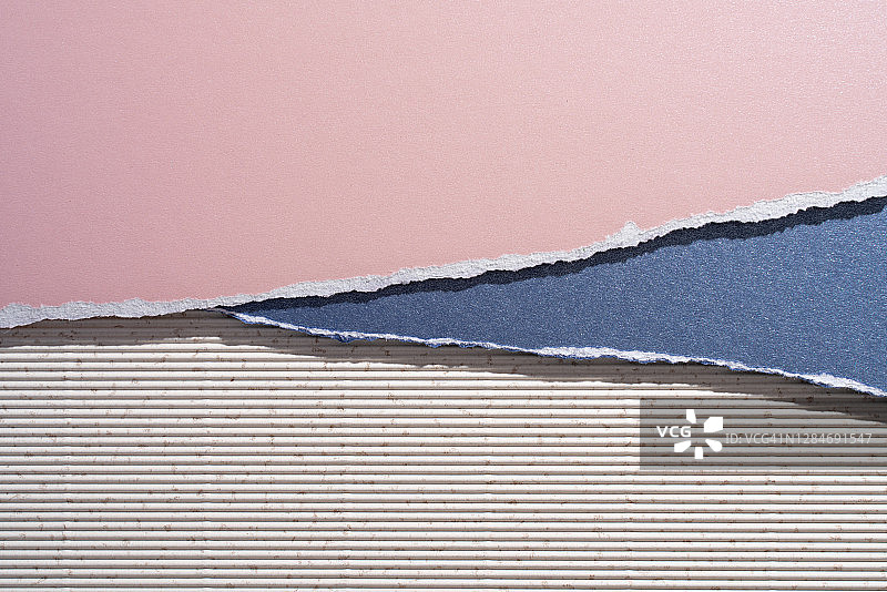 多层撕裂彩色纸张图片素材