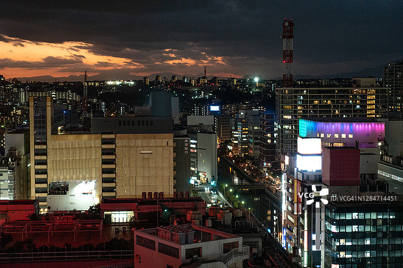 日本横滨市的摩天大楼图片素材