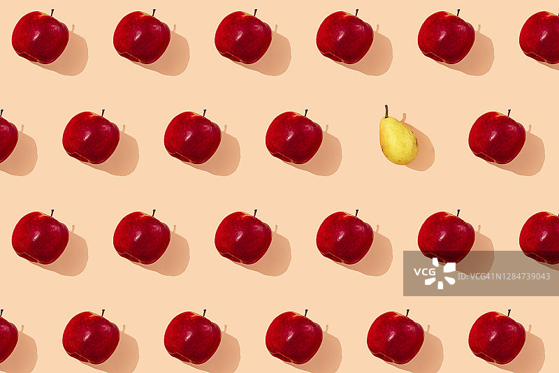 黄色梨和红色苹果环绕图案图片素材