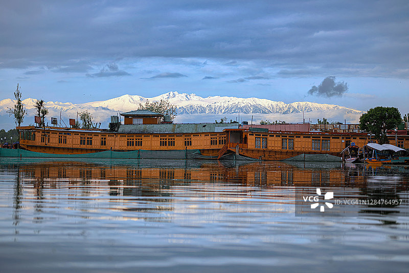 清晨的达尔湖倒影，印度图片素材