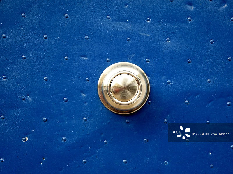 蓝色油漆门图片素材