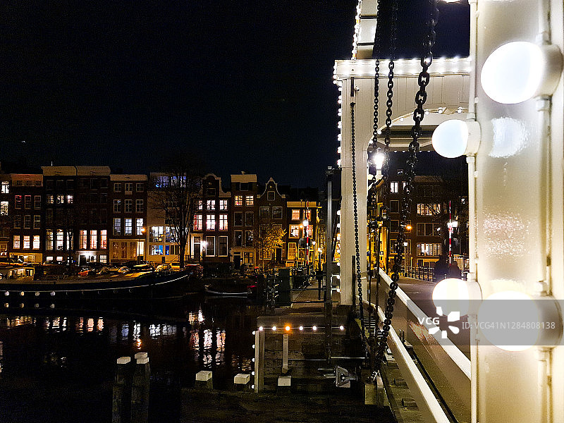 阿姆斯特丹桥上的灯具特写图片素材