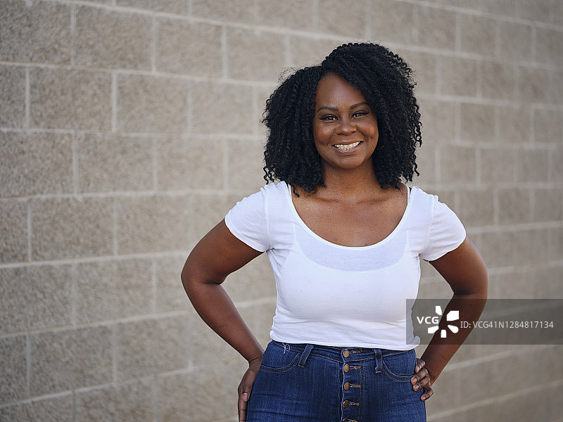 微笑的女人图片素材