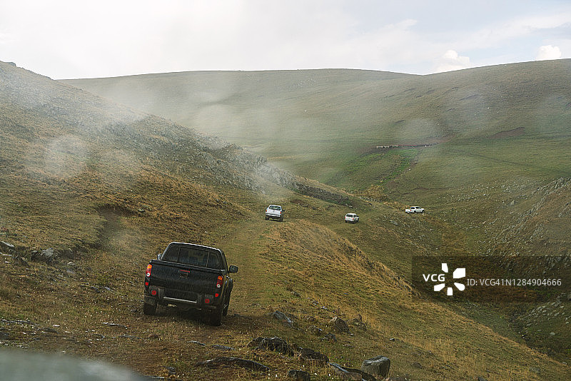 土耳其东北边境的皮卡车图片素材