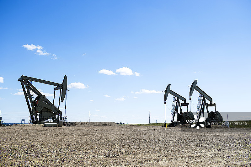 美国威利斯顿的抽油机图片素材