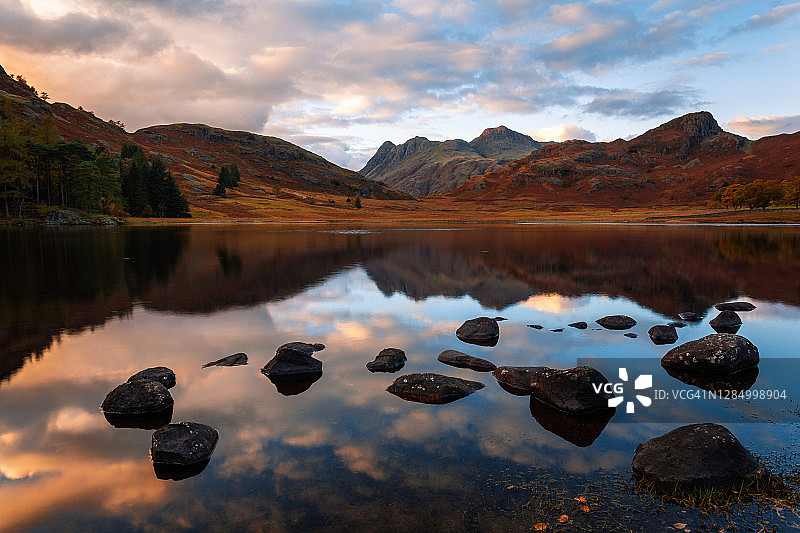 英格兰坎布里亚郡湖区布莱塔恩的壮丽天空图片素材