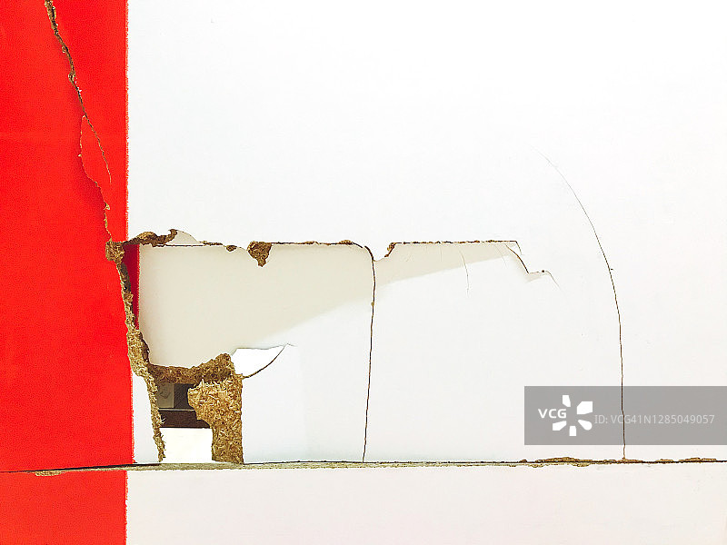 破损的刨花板图片素材