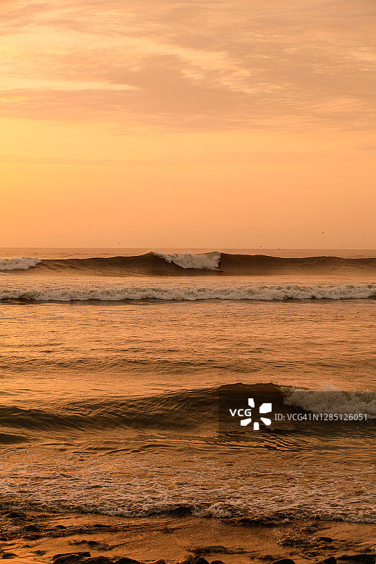秘鲁冲浪图片素材