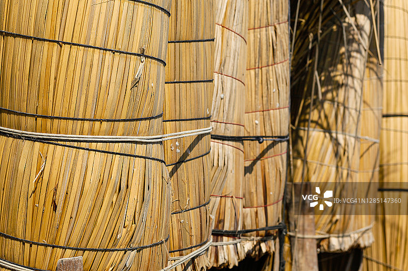 秘鲁传统芦苇渔船图片素材