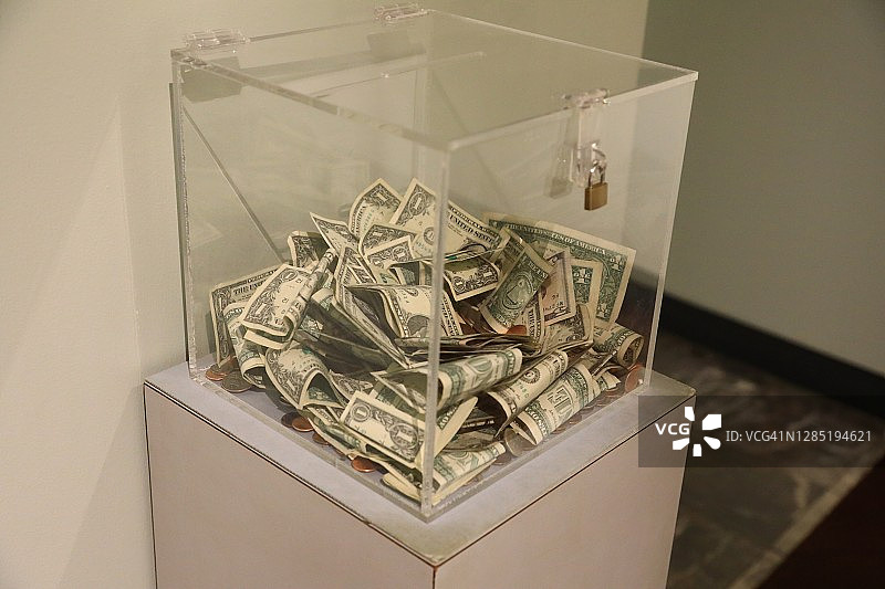 慈善捐款箱图片素材