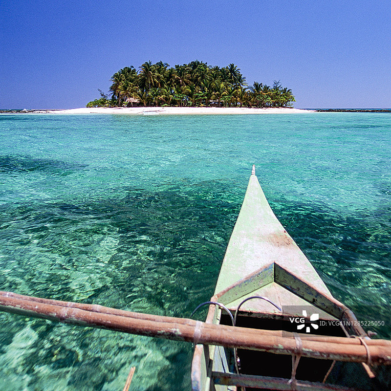 菲律宾锡亚高岛的船只图片素材