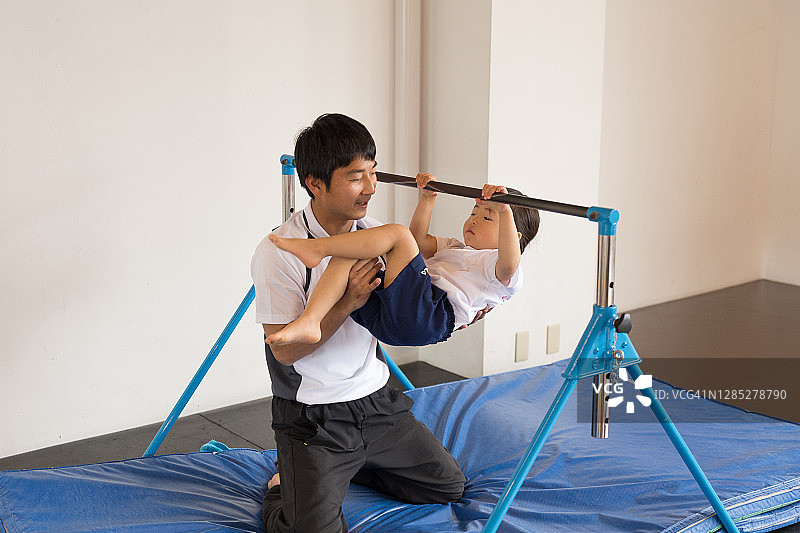 日本儿童体操学校图片素材