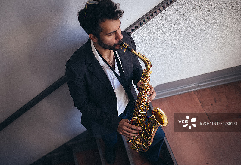 萨克斯演奏者图片素材