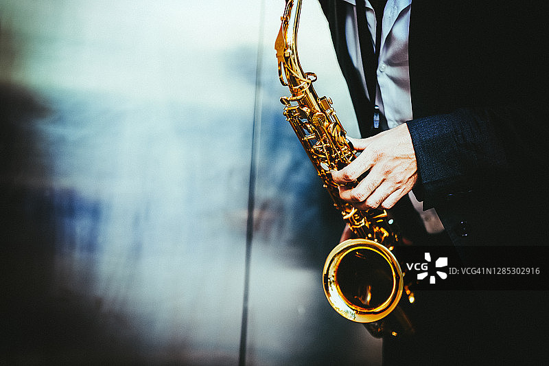 萨克斯演奏者图片素材