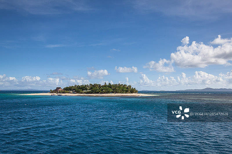 棕榈树热带岛屿海滩图片素材