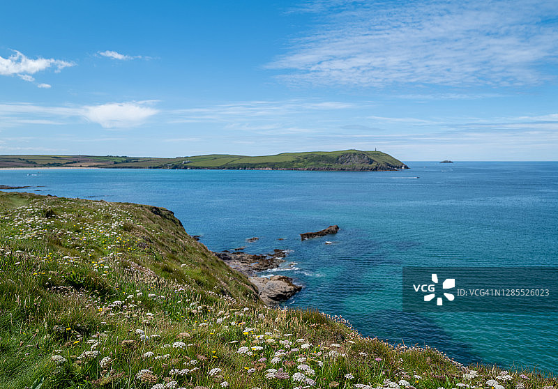从岩石一侧眺望骆驼河的景色图片素材